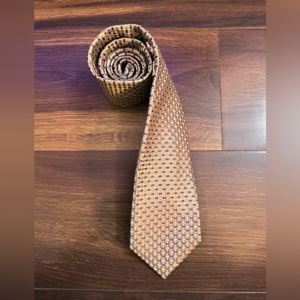 Michael Kors 100% Silk Gold and Blue Geometric Tie